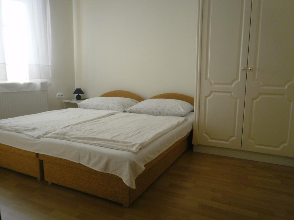 Zalakarosi Egerfa Nyaralohaz Foeldszinti Es Emeleti Apartman Exterior foto